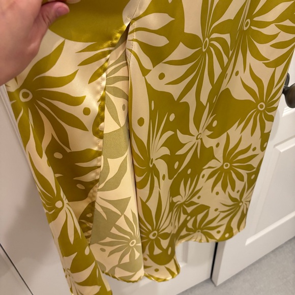 House of Harlow 1960 Gold and White Floral Maxi Dress - Picture 4 of 6